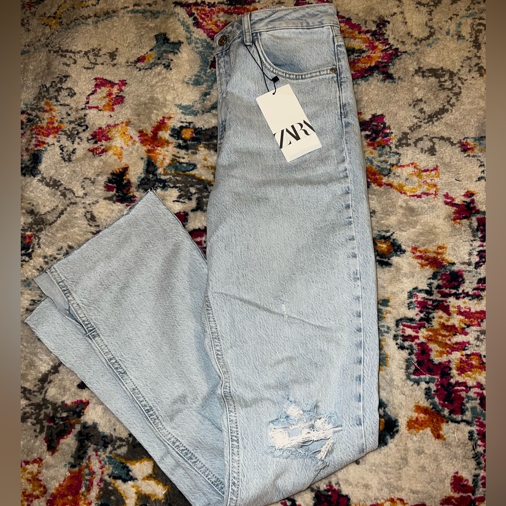 Light wash slim fit ripped ZARA jeans